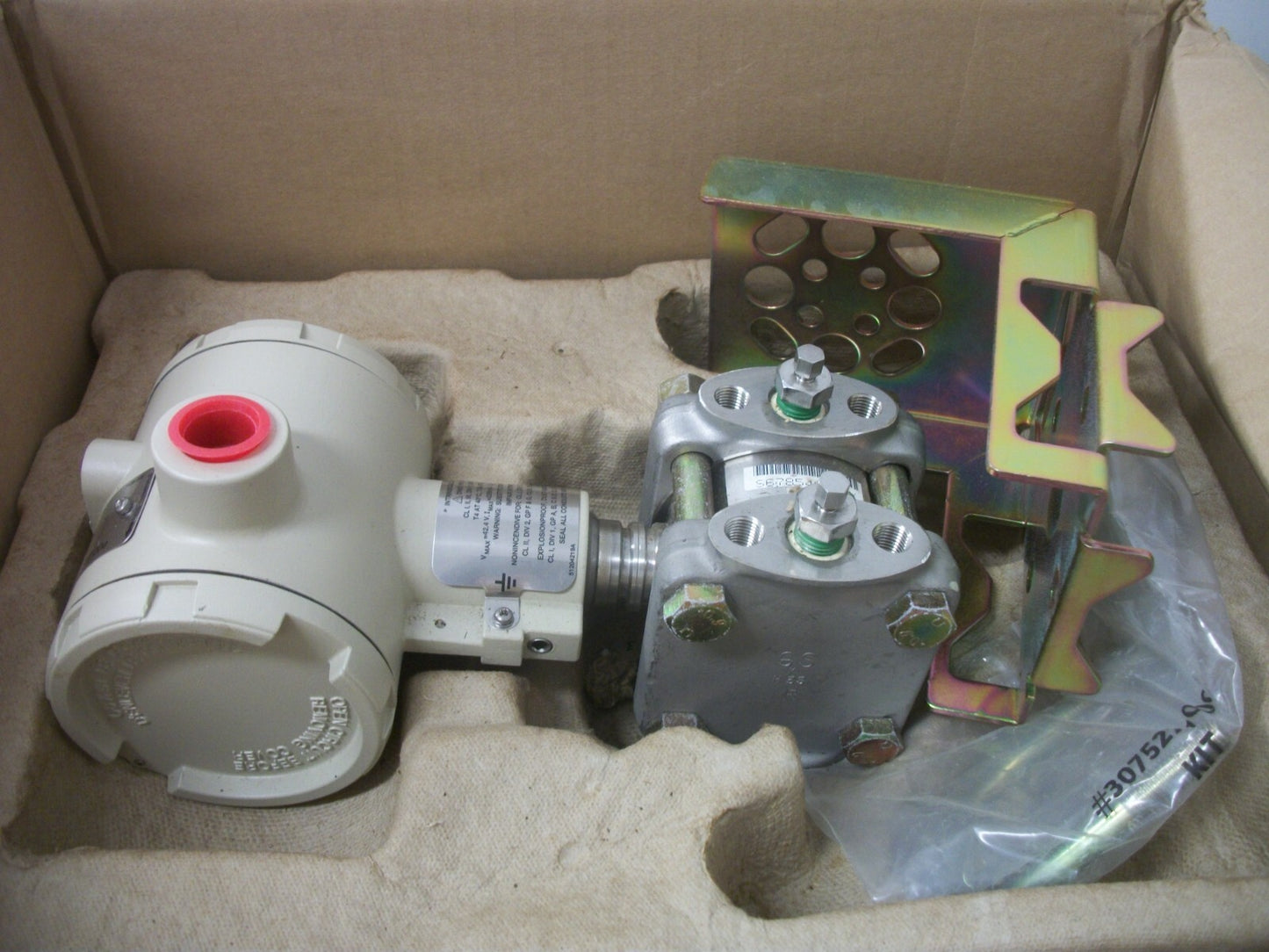 HONEYWELL DIFFERENTIAL PRESSURE TRANSMITTER STD110-E1A-00000-F1D3-A36H NIB