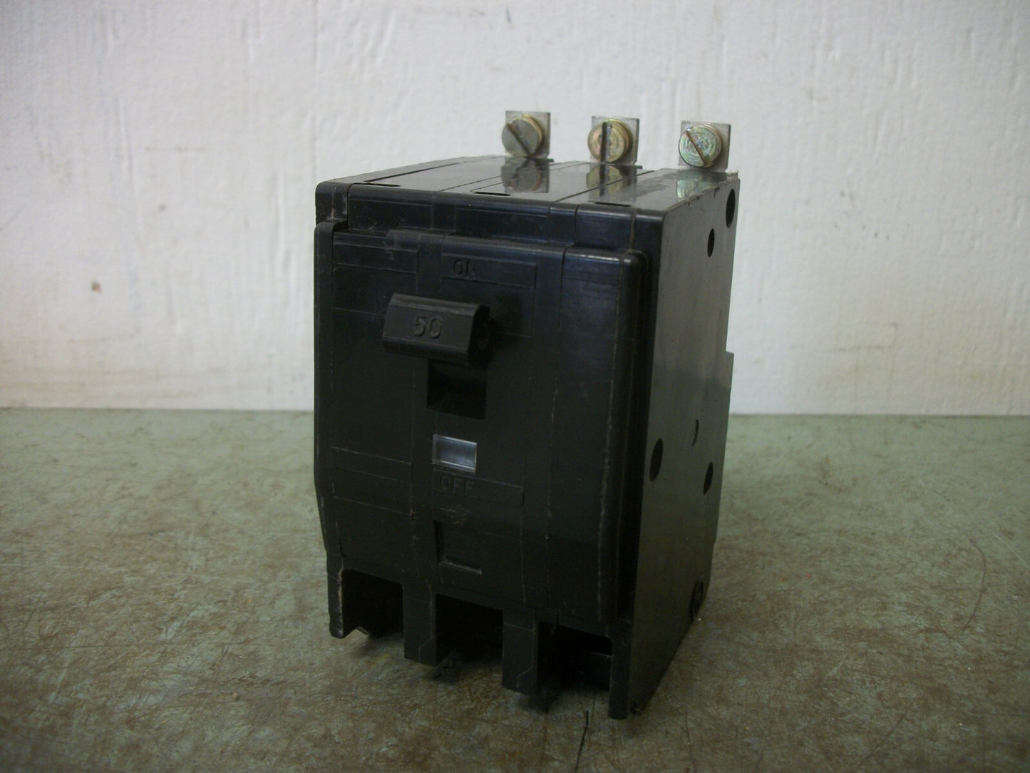 SQUARE D QOB CIRCUIT BREAKER QOB350VH 50AMP 240VOLT 3POLE 22kA OLD