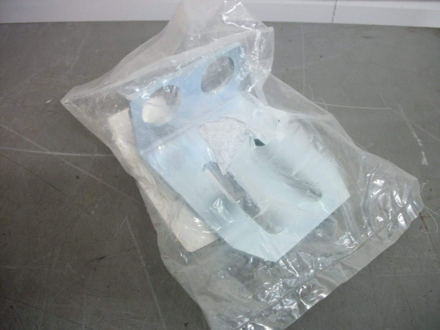 HYSTER SUPPORT BRACKET 1536889 NEW