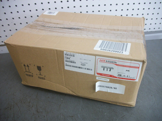 HIKVISION PM CAMERA POLE MOUNT ADAPTER 302700454 NIB