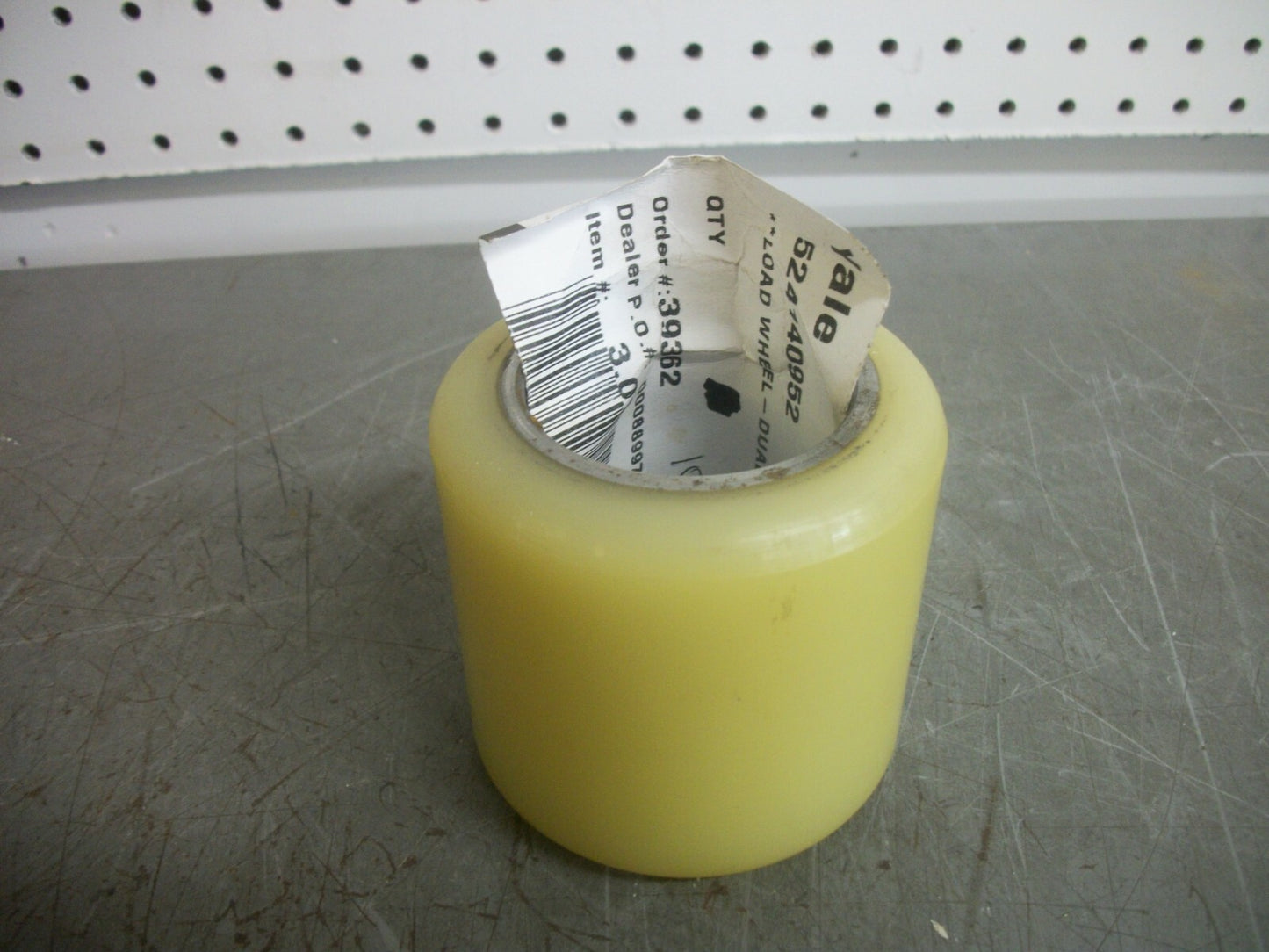 YALE STANDARD POLY WHEEL 524140952 NEW