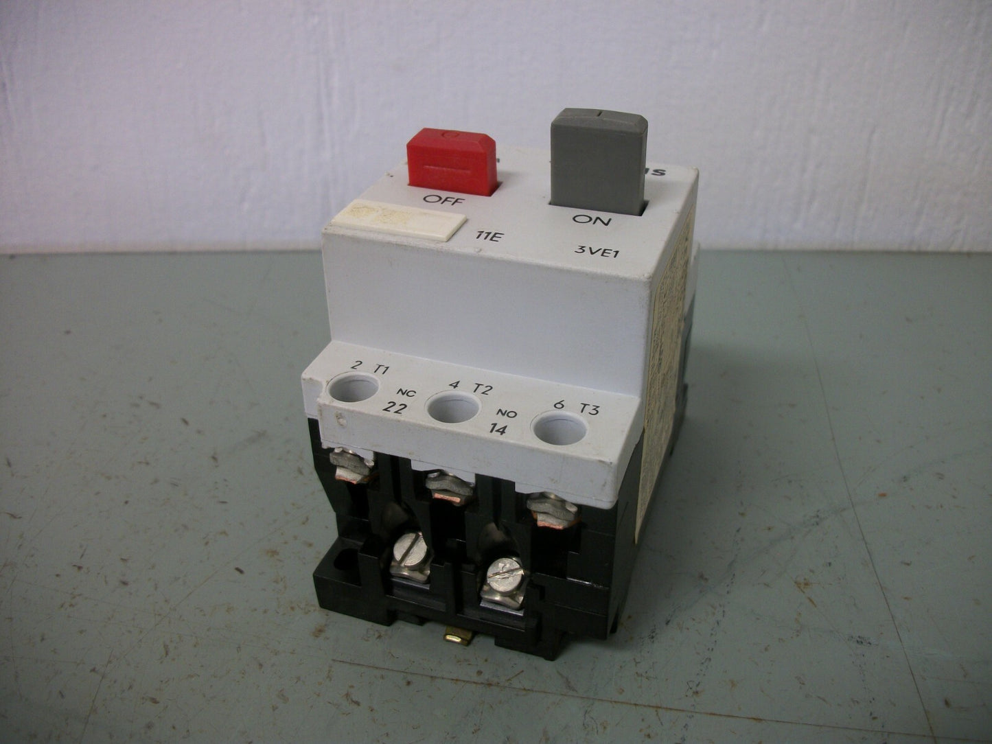 SIEMENS MOTOR CIRCUIT BREAKER 3VE1010-2B 0.1-0.16AMP