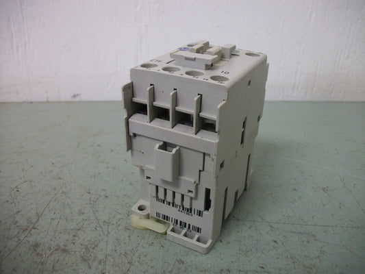 ALLEN-BRADLEY CONTACTOR 100-C16*10 30AMP 120VCOIL 3PH 600V 15HP