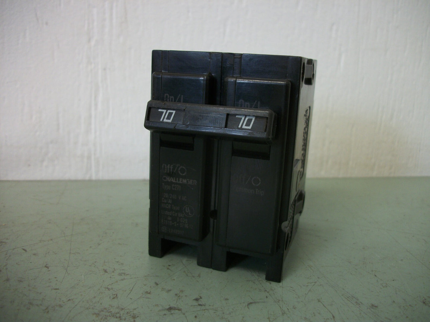 CHALLENGER TYPE C CIRCUIT BREAKER C270 70AMP 240VOLT 2POLE NOB