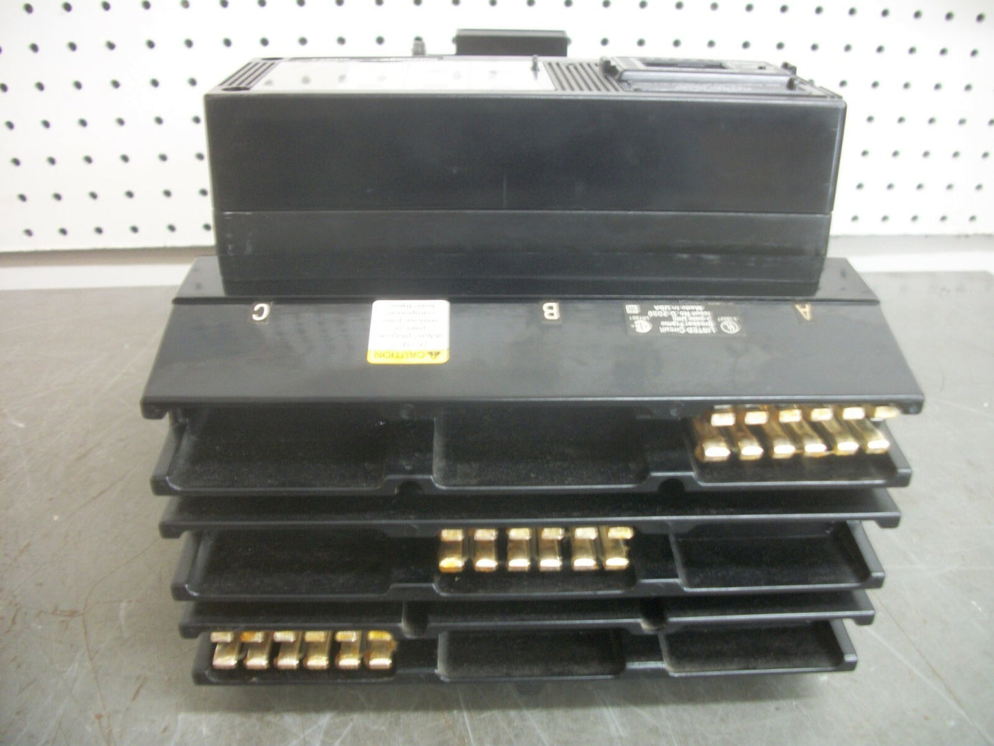 SQUARE D ELECTRONIC TRIP CIRCUIT BREAKER LE36450LS 600AMP 600VOLT 3POLE W/UV&AUX