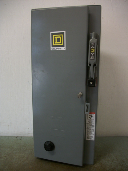 SQUARE D STARTER COMBO SIZE 0 TYPE 1 8536SBO2S 120VCOIL 600V 3PH 30AMP FUSIBLE