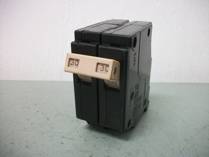 CUTLER-HAMMER CH CIRCUIT BREAKER CH230 30AMP 240VOLT 2POLE CHIPPED