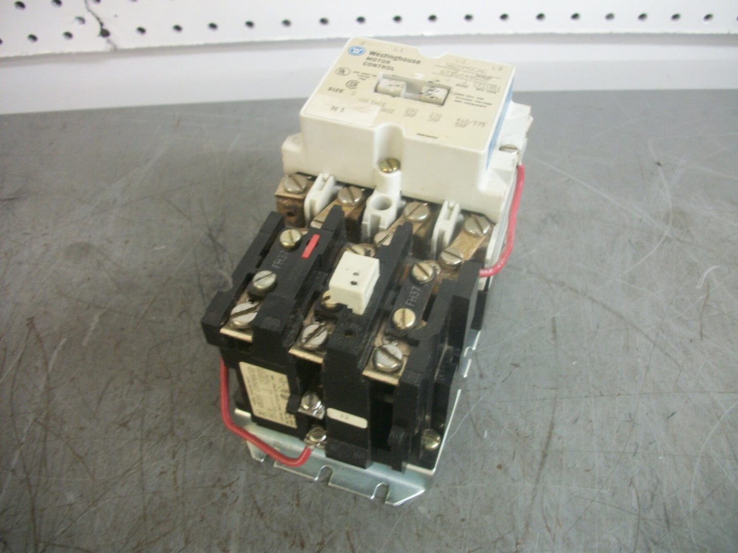 WESTINGHOUSE SIZE 0 MOTOR STARTER A200M0CAC 120VCOIL 3PH 600V 5HP WHITE