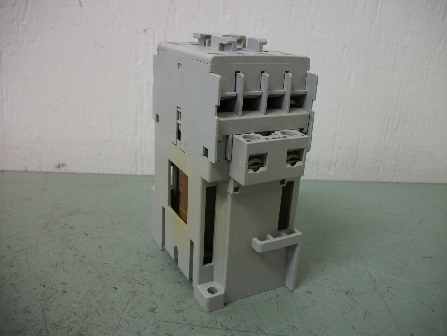 ALLEN-BRADLEY CONTROL RELAY 700-CF400D* 24VCOIL 25AMP