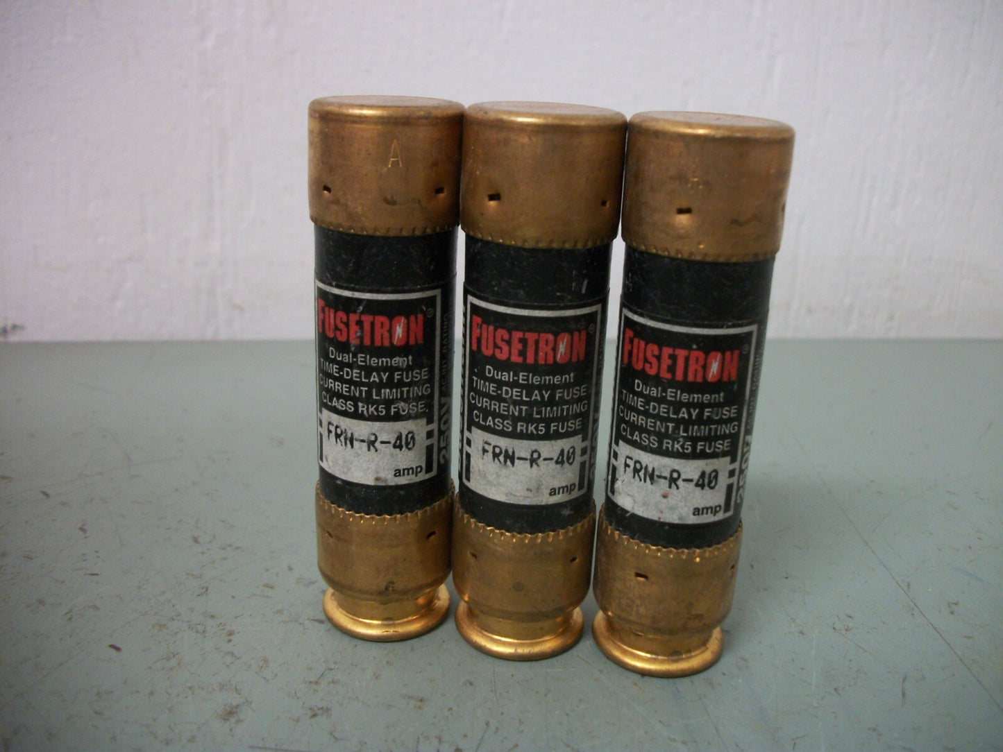 BUSSMANN LOT OF 3 FUSETRON FUSES FRN-R-40 40AMP 250VOLT