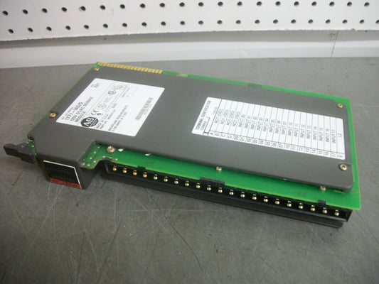 ALLEN-BRADLEY 120VOLT DC/AC INPUT MODULE 1771-IAD/D