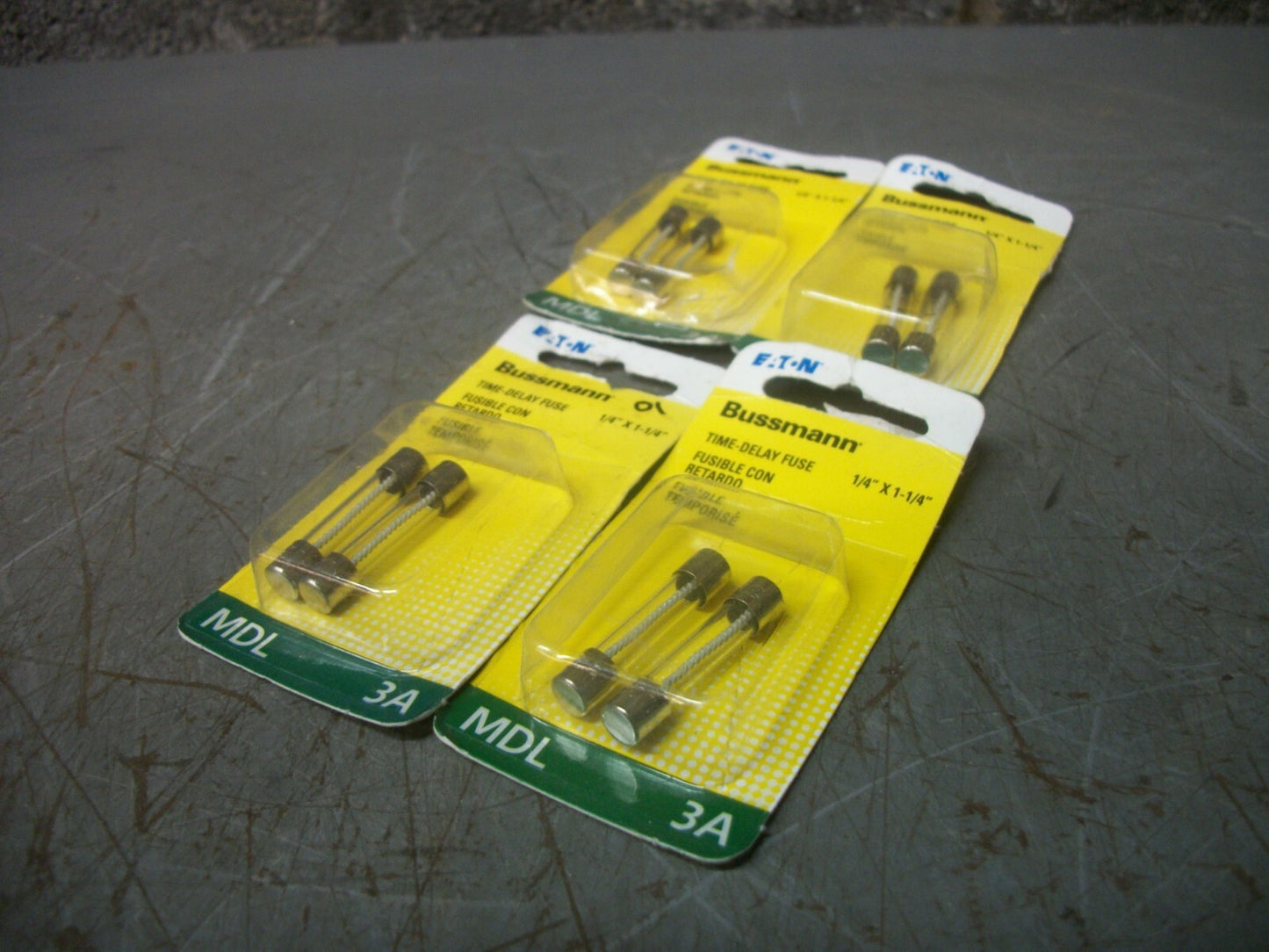 BUSSMANN LOT OF 4 x8 GLASS TUBE FUSES MDL3 3AMP 250VOLT NEW