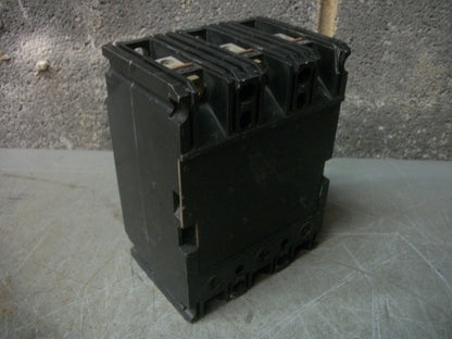 SQUARE D FAL CIRCUIT BREAKER FAL32025 25AMP 240VOLT 3POLE GRAY