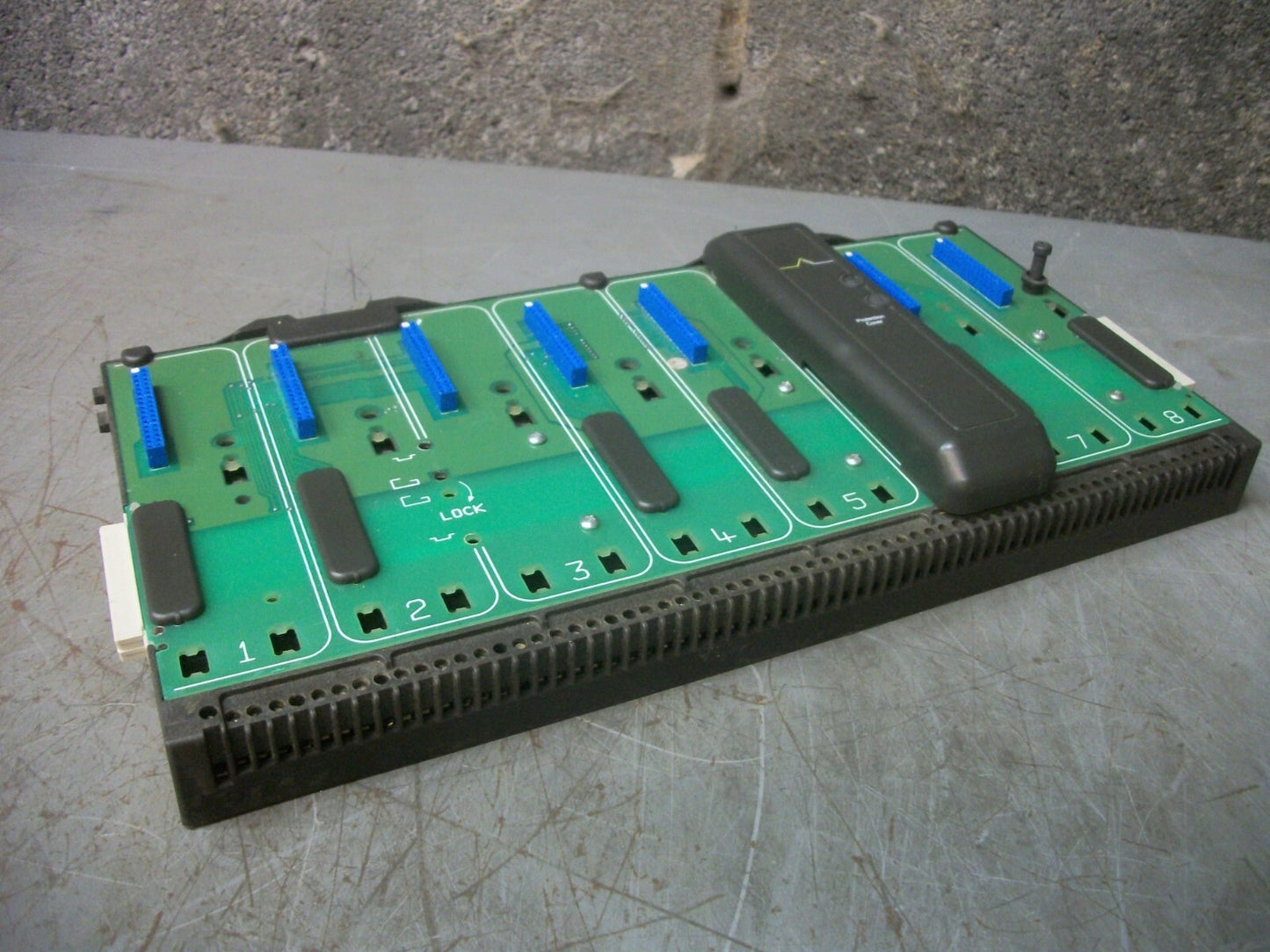 FISHER-ROSEMOUNT 8-WIDE CARRIER W/SHIELD PLC BASE KJ4001X1-BE1