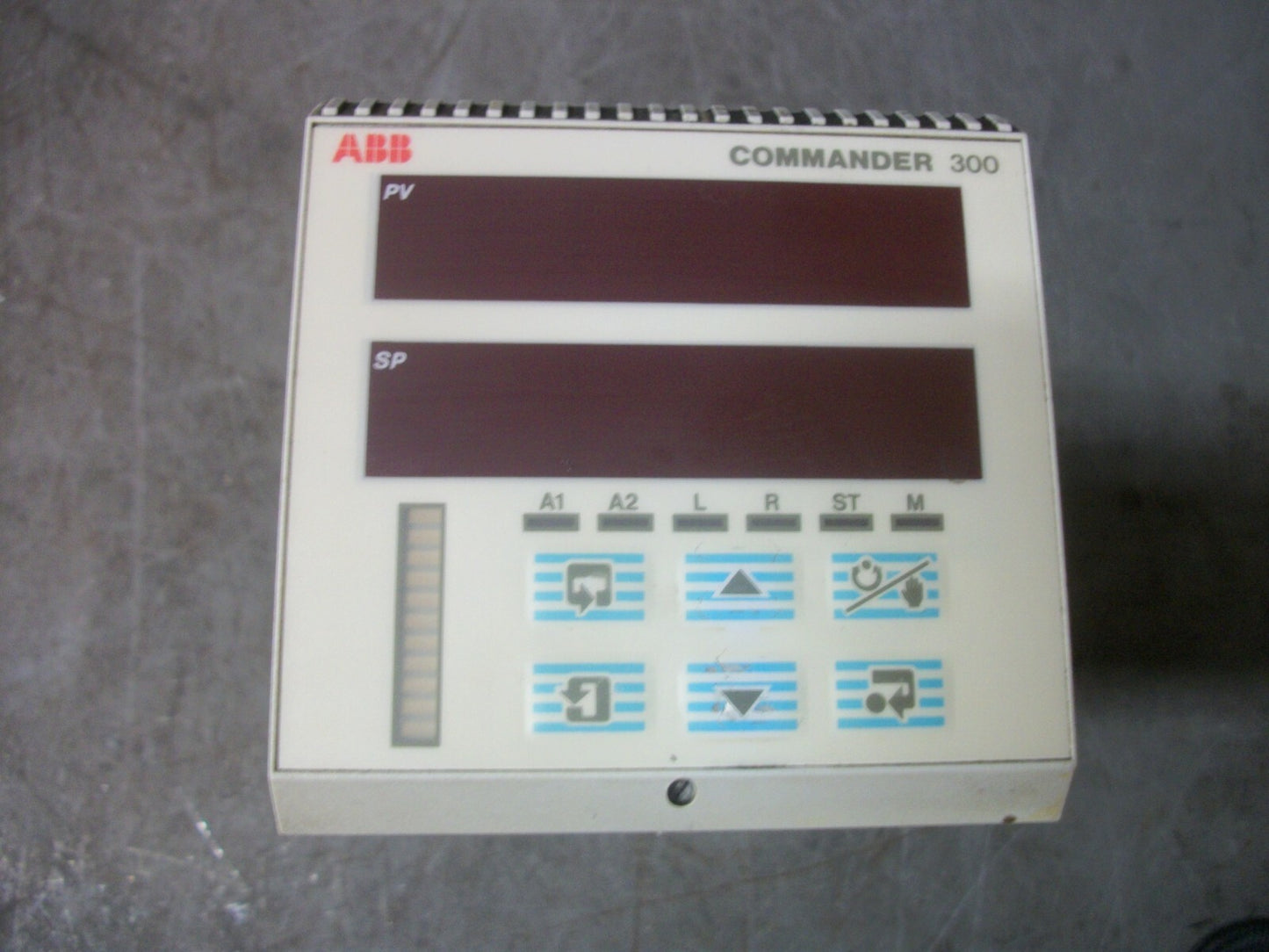 ABB COMMANDER 300 TEMPERATURE CONTROLLER C300/0010/STD