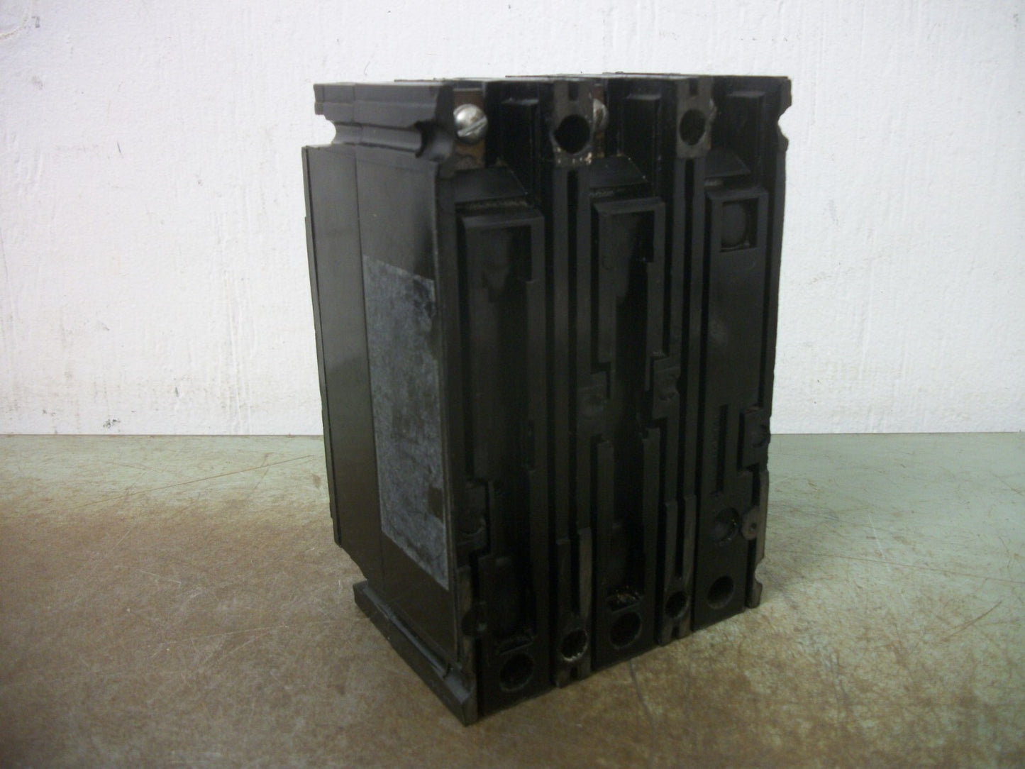 FEDERAL PACIFIC NEF CIRCUIT BREAKER NEF433015 15AMP 480VOLT 3POLE