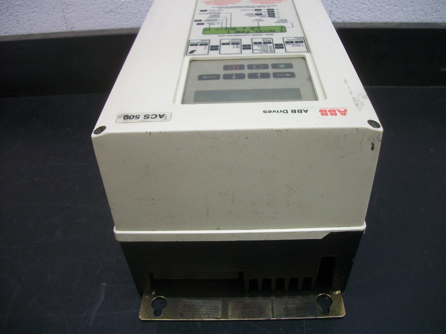 ABB ACS500 5HP AC DRIVE ACS501-005-4-00P5 500VAC 3PH 6.8AMP