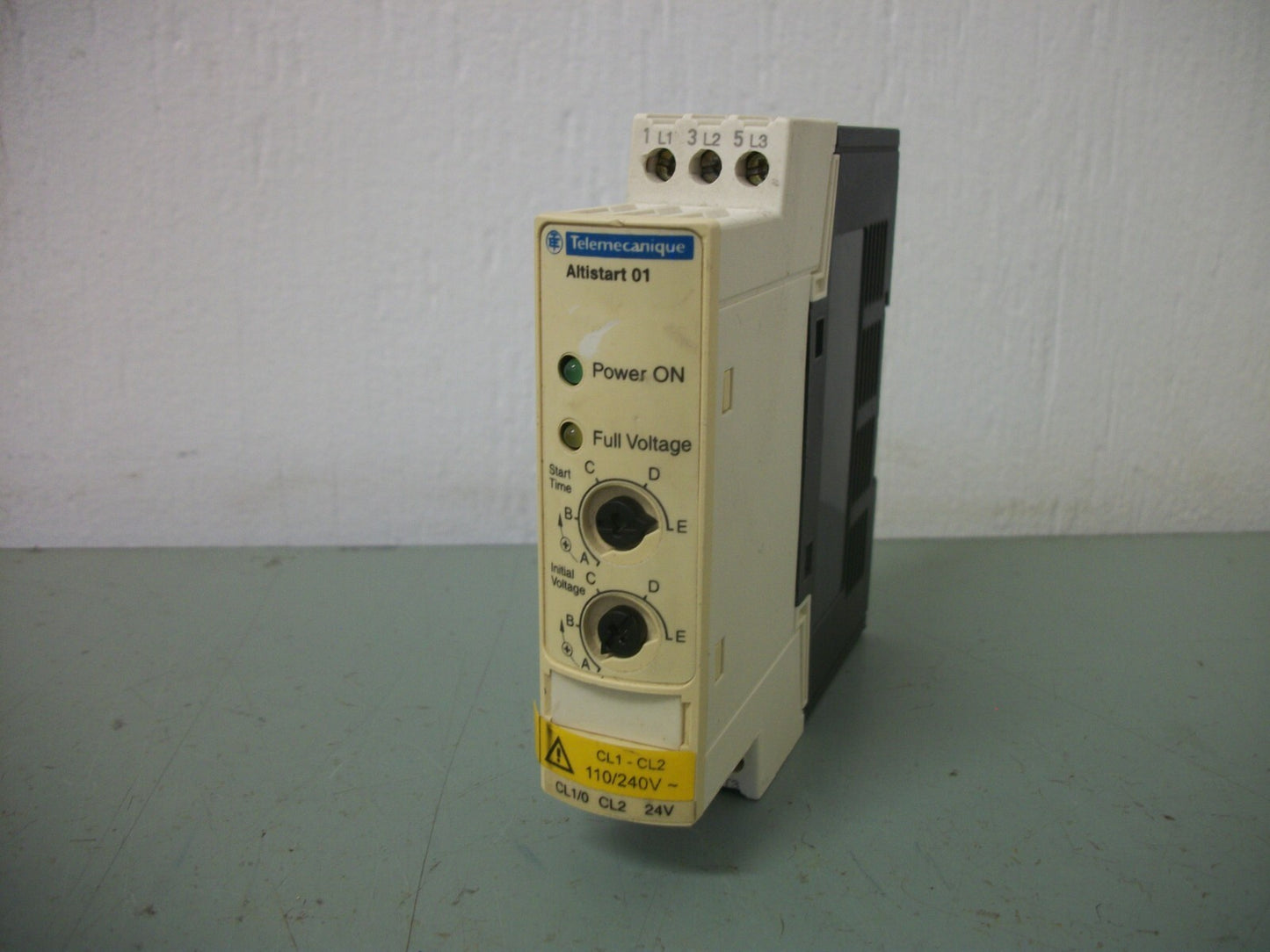 TELEMECANIQUE ALTISTART 01 3HP SOFT STARTER ATS01N106FT 3PH 460VOLT NOB