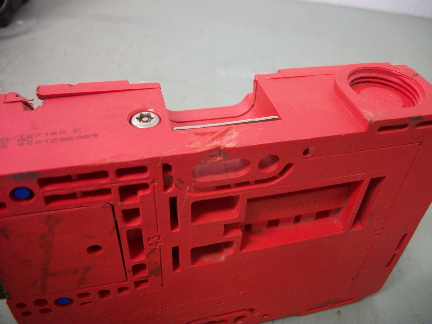 ALLEN-BRADLEY GUARDMASTER TLS2-GD2 SAFETY INTERLOCK SWITCH 440G-T27180 SERIES C