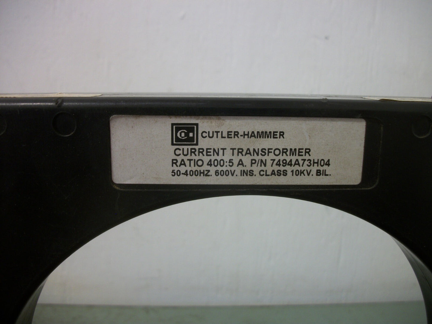 CUTLER-HAMMER 400:5 RATIO CURRENT TRANSFORMER 7494A73H04 600VOLT NOB