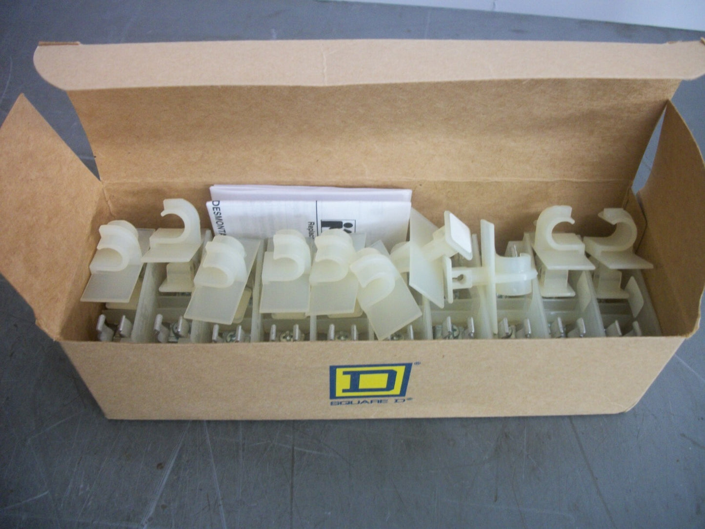 SQUARE D BOX OF 10 13/32 X 1-1/2 FUSEHOLDERS 9080GF6 30AMP 600VOLT NIB