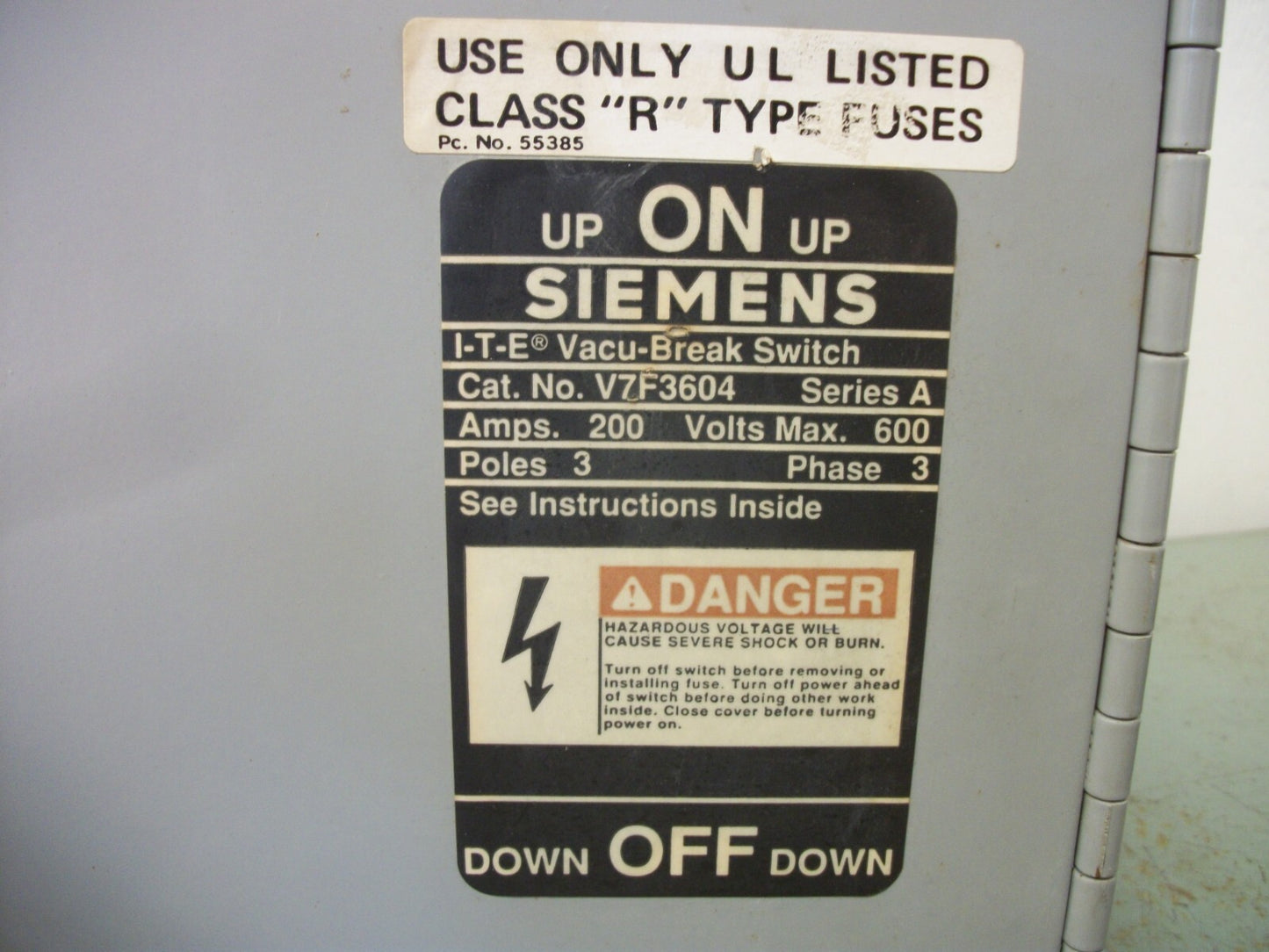 SIEMENS FUSIBLE VACU-BREAK BRANCH SWITCH V7F3604 200AMP 600VOLT 3POLE