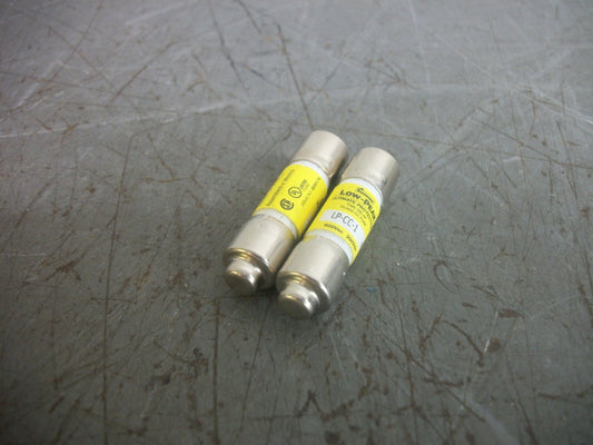 BUSSMANN LOT OF 2 LOW-PEAK FUSES LP-CC-1 1AMP 600VOLT NOB