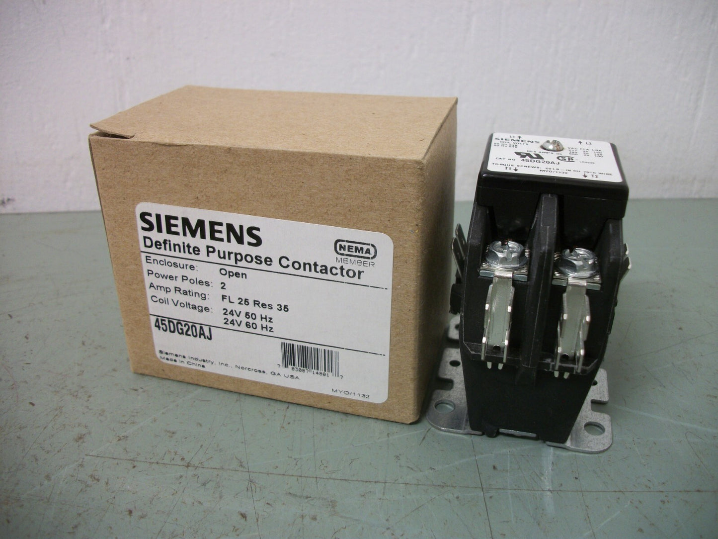 SIEMENS DEFINITE PURPOSE CONTACTOR 45DG20AJ 25AMP 24VCOIL 600VOLT 2POLE NIB