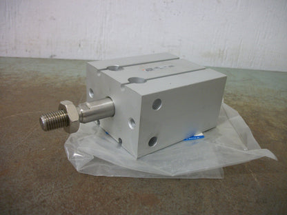 SMC FREE MOUNT CYLINDER CDU32-15T NEW