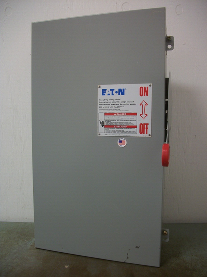 CUTLER-HAMMER DISCONNECT TYPE 1 DH364UGKN 200AMP 600VOLT 3POLE NON-FUSIBLE NOB