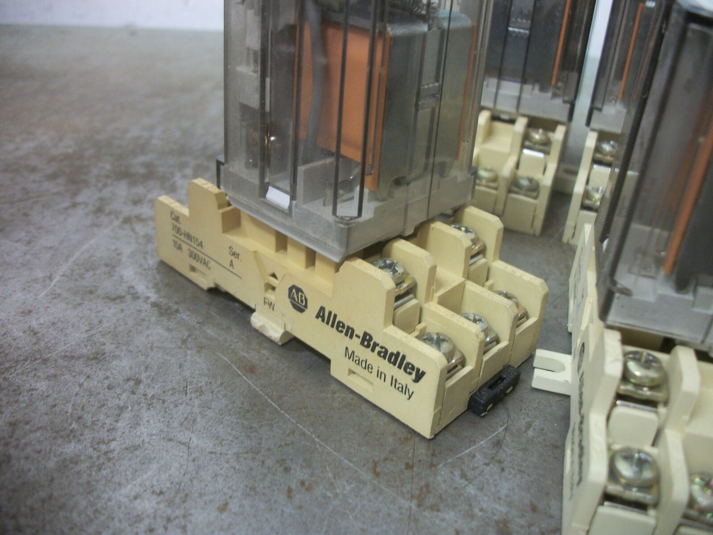 ALLEN-BRADLEY LOT OF 6 DPDT 8-PIN RELAYS 700-HB32A1 120VCOIL