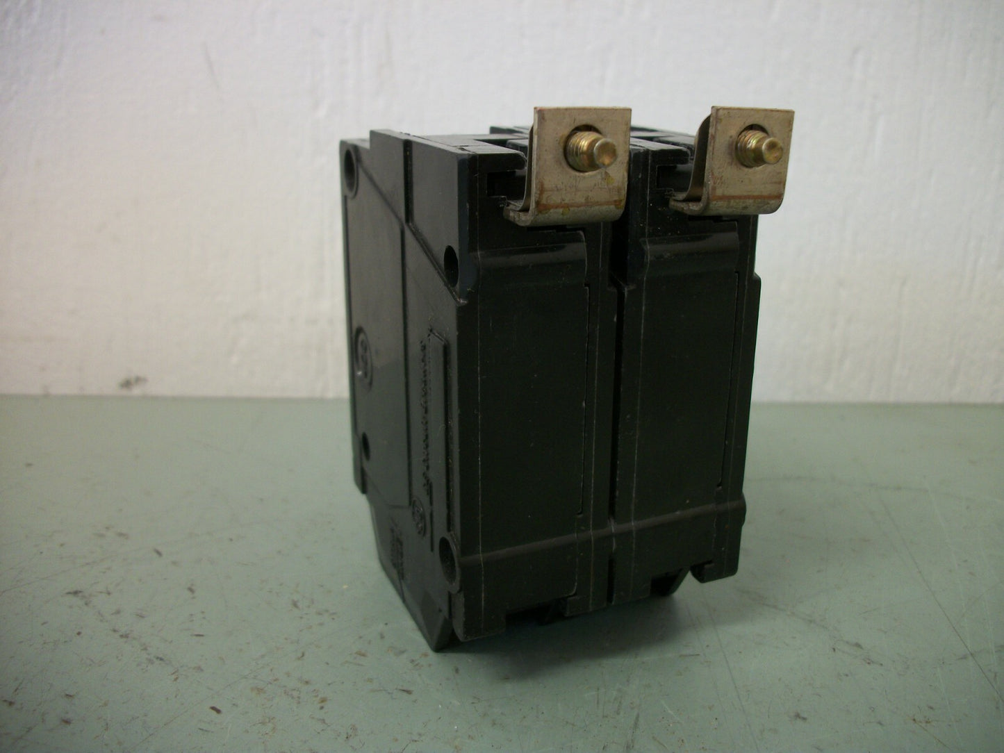 GE THHQB CIRCUIT BREAKER THHQB2190 90AMP 240VOLT 2POLE 22kA
