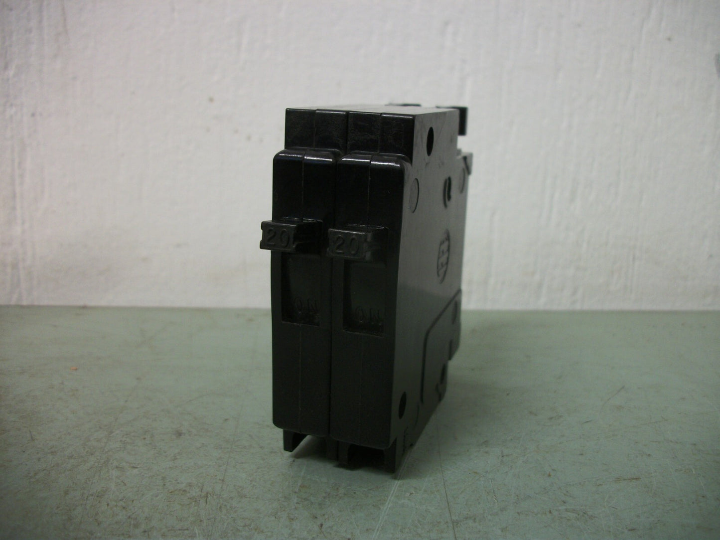 SIEMENS EQ-T TANDEM CIRCUIT BREAKER QT12020 20AMP 240VOLT 2POLE