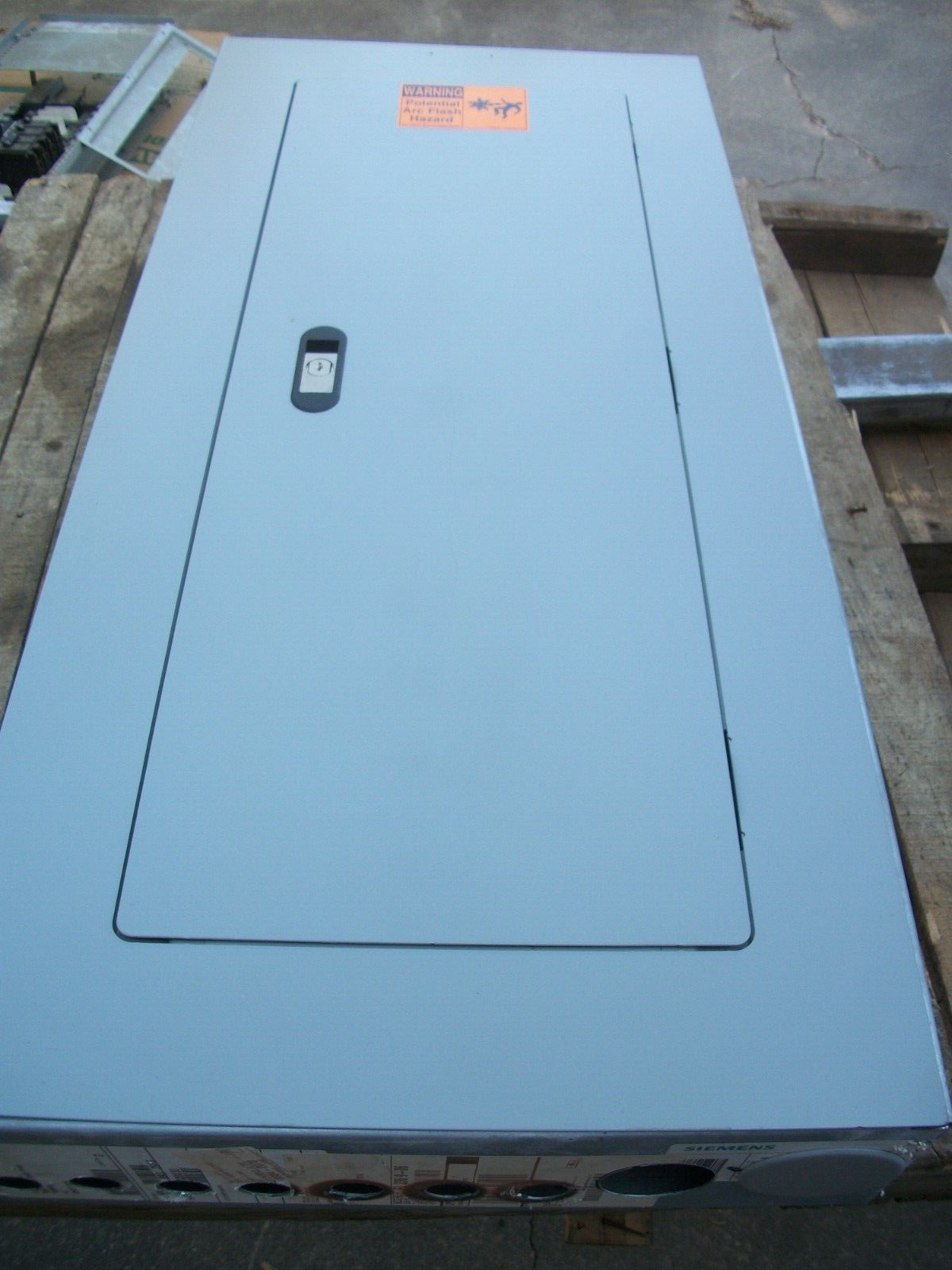 SIEMENS P1 LOAD CENTER PANELBOARD P1E42FX225ATST 250A 480Y/277V 3PH W/225A MAIN