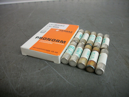 TELEMECANIQUE FERRAZ-SHAWMUT BOX OF 10 10X38 FUSES DF2CA12 12AMP 500VOLT NIB