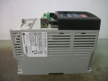 ALLEN-BRADLEY POWERFLEX 4 5HP AC DRIVE 22A-B017N104 230VOLT 3PH 17.5AMP NO COVER