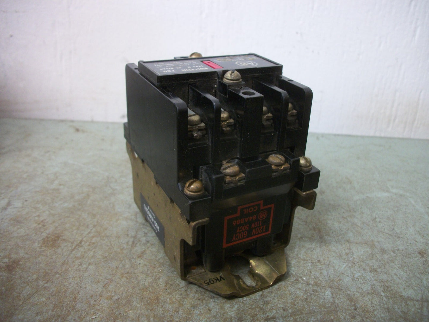 ALLEN-BRADLEY AC CONTROL RELAY SERIES B 700-N400A1 120VCOIL