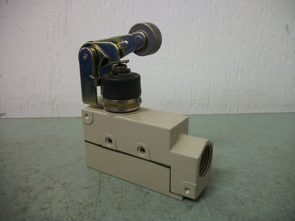 OMRON LIMIT SWITCH ZE-NA2-2S NOB