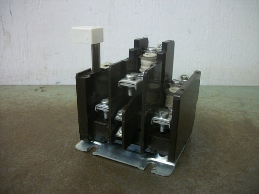 CUTLER-HAMMER THERMAL OVERLOAD RELAY C300CN3 600VOLT 3POLE NO EXTENDED HANDLE