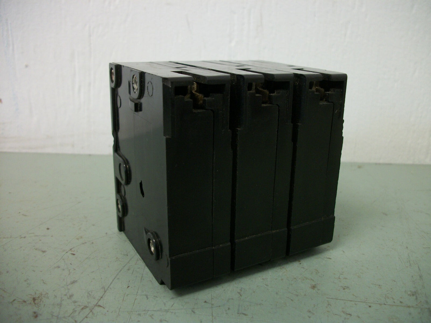 BRYANT BR CIRCUIT BREAKER BR330 30AMP 240VOLT 3POLE