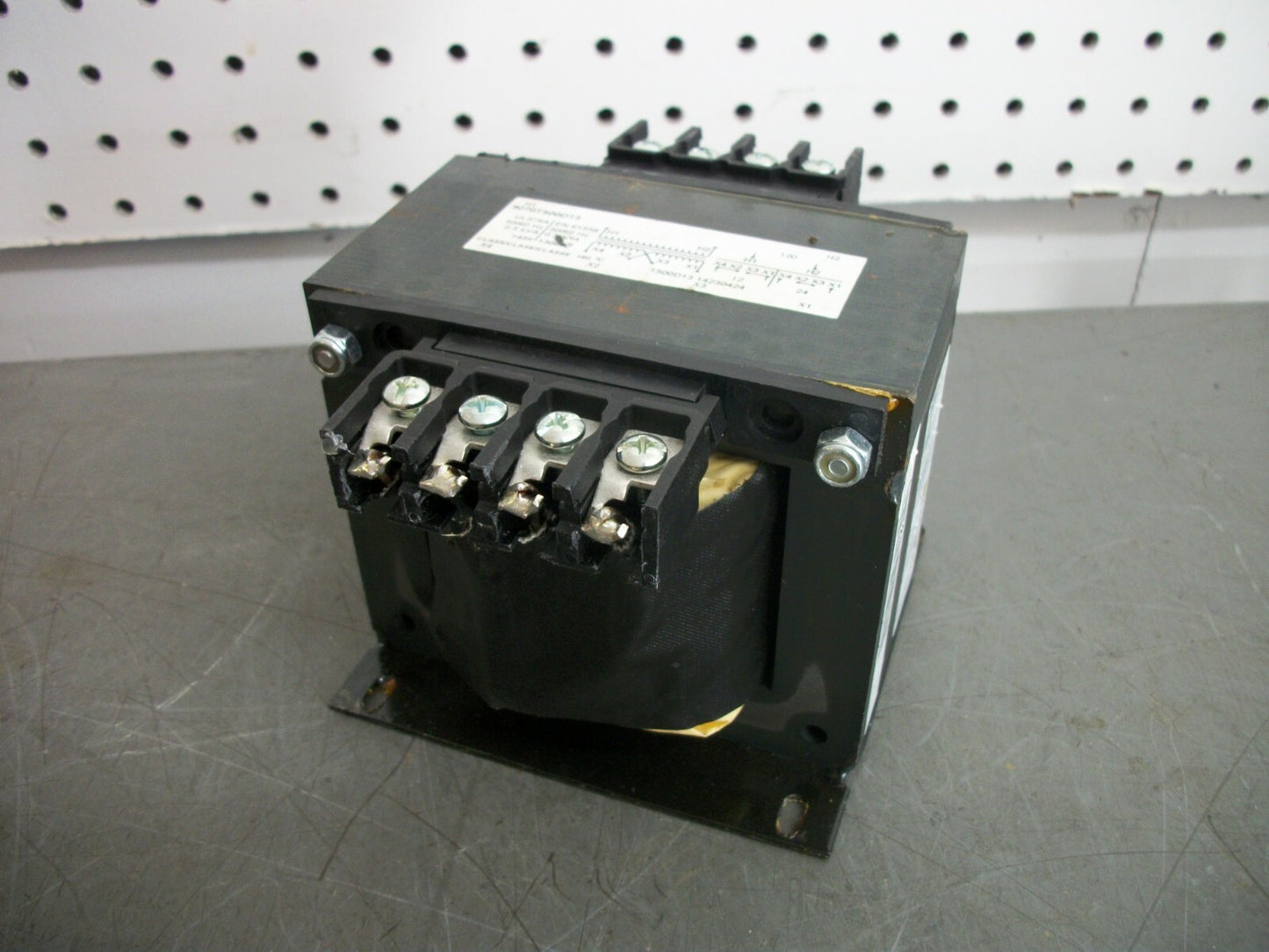 SQUARE D 0.5KVA 1PH TRANSFORMER 9070T500D13 HV 120 LV 12/24