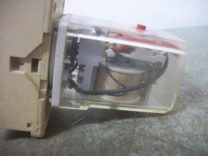 PILZ LOT OF 3 3PDT PLUG-IN RELAYS HPPS 3UAGAU 24VCOIL 5AMP 250VOLT