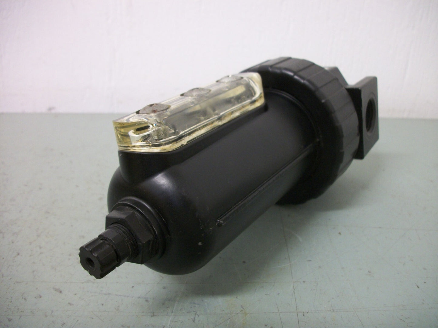 SPEEDAIRE PNEUMATIC REGULATOR FILTER 2Z329B 250PSI NOB