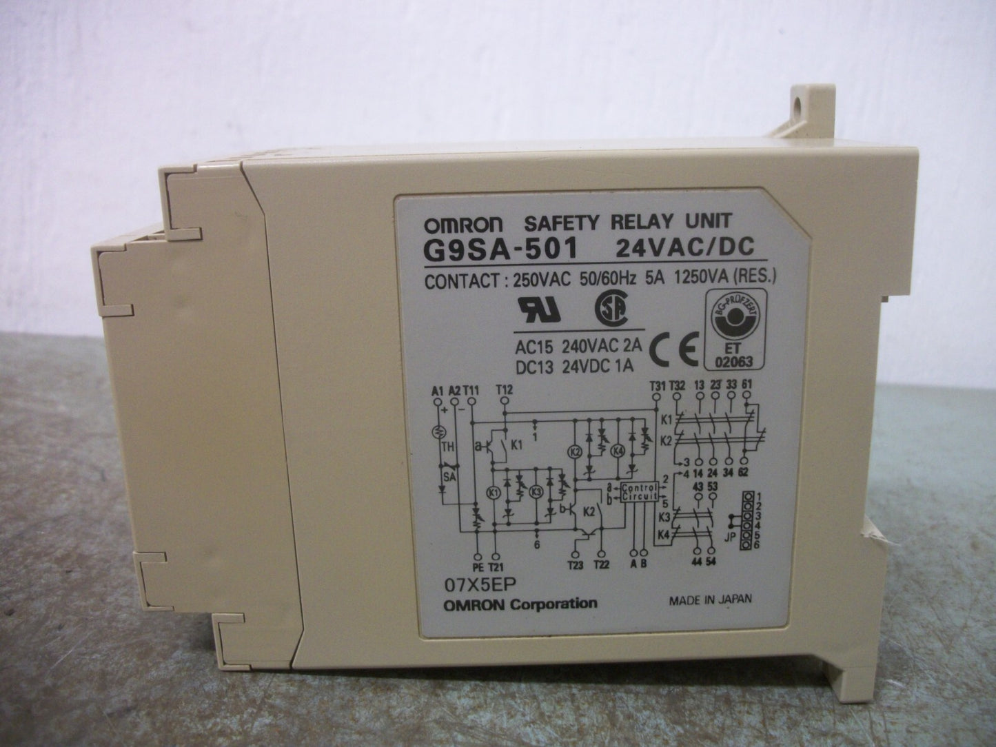 OMRON SAFETY RELAY G9SA-501 24VAC/DC
