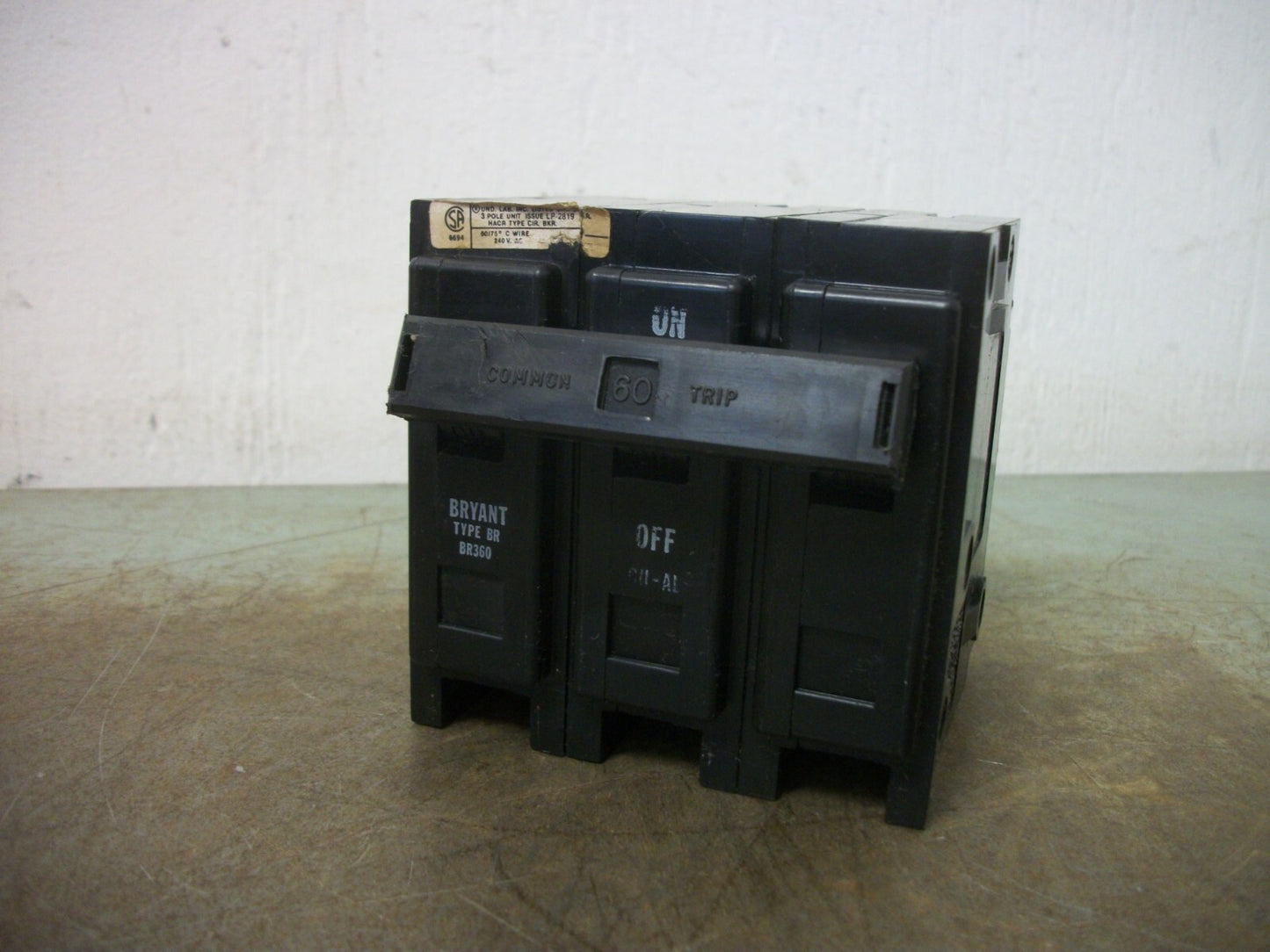BRYANT BR CIRCUIT BREAKER BR360 60AMP 240VOLT 3POLE