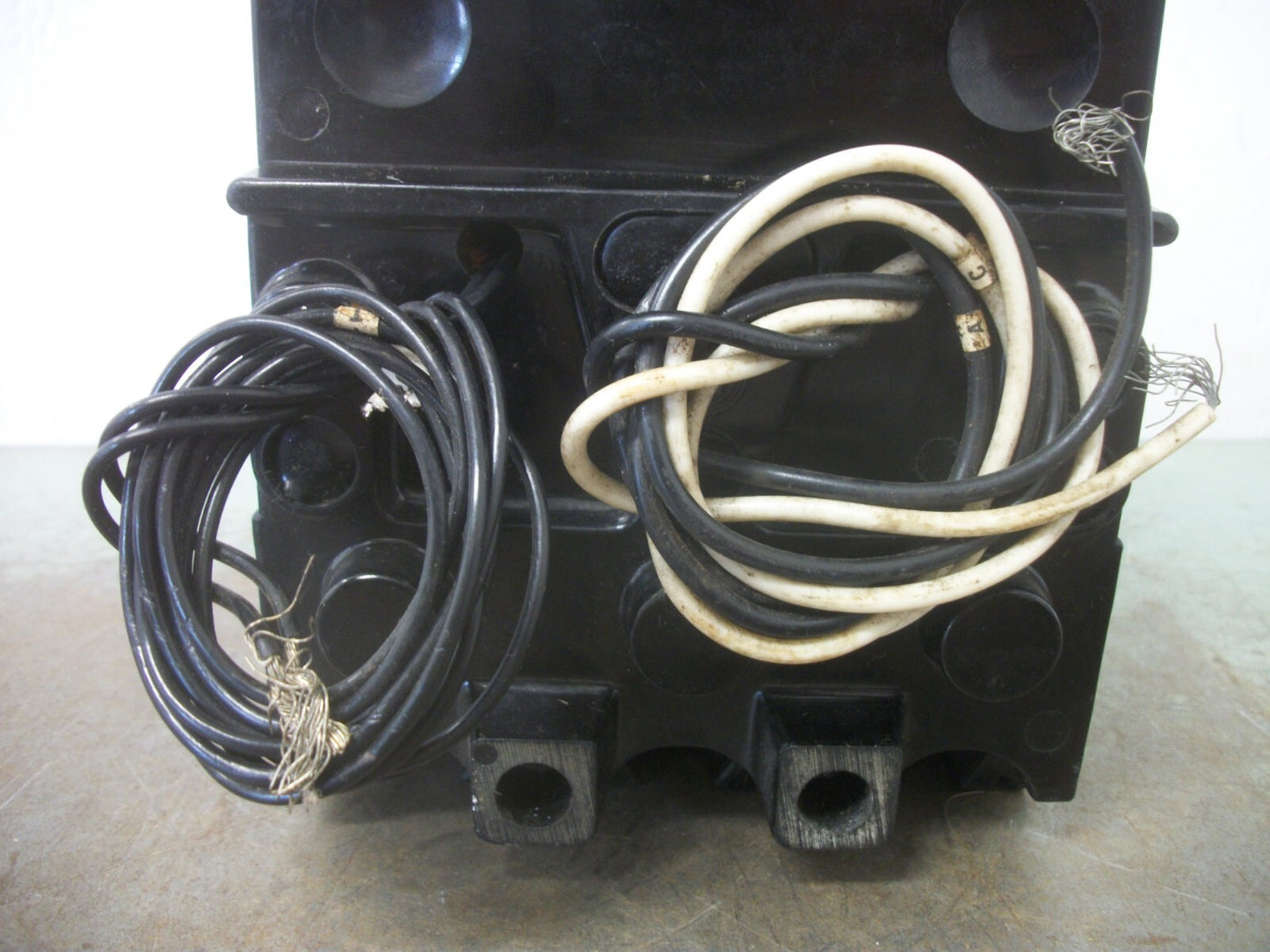 SIEMENS EE3 CIRCUIT BREAKER EE3S10000S03 100AMP 240VOLT 3POLE W/SHUNT&AUX NOB