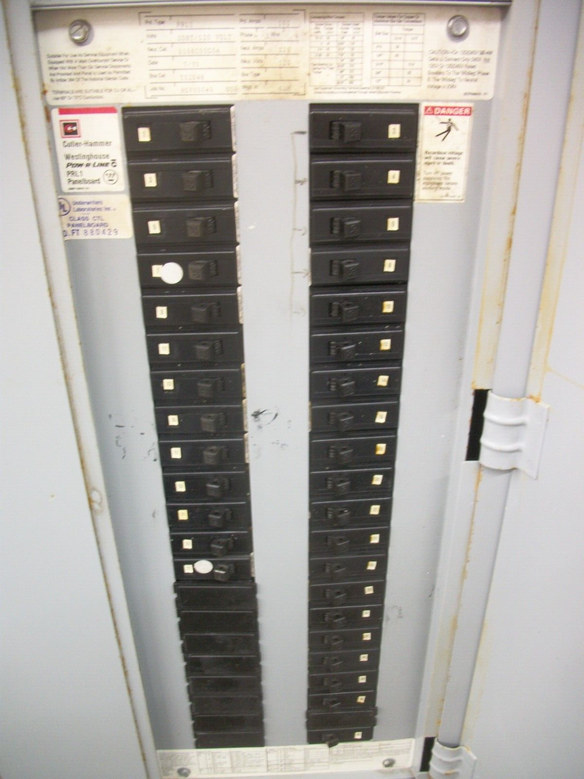 CUTLER-HAMMER PRL1 PANELBOARD YS2048 150AMP 208Y/120VOLT 3PH 150A MAIN