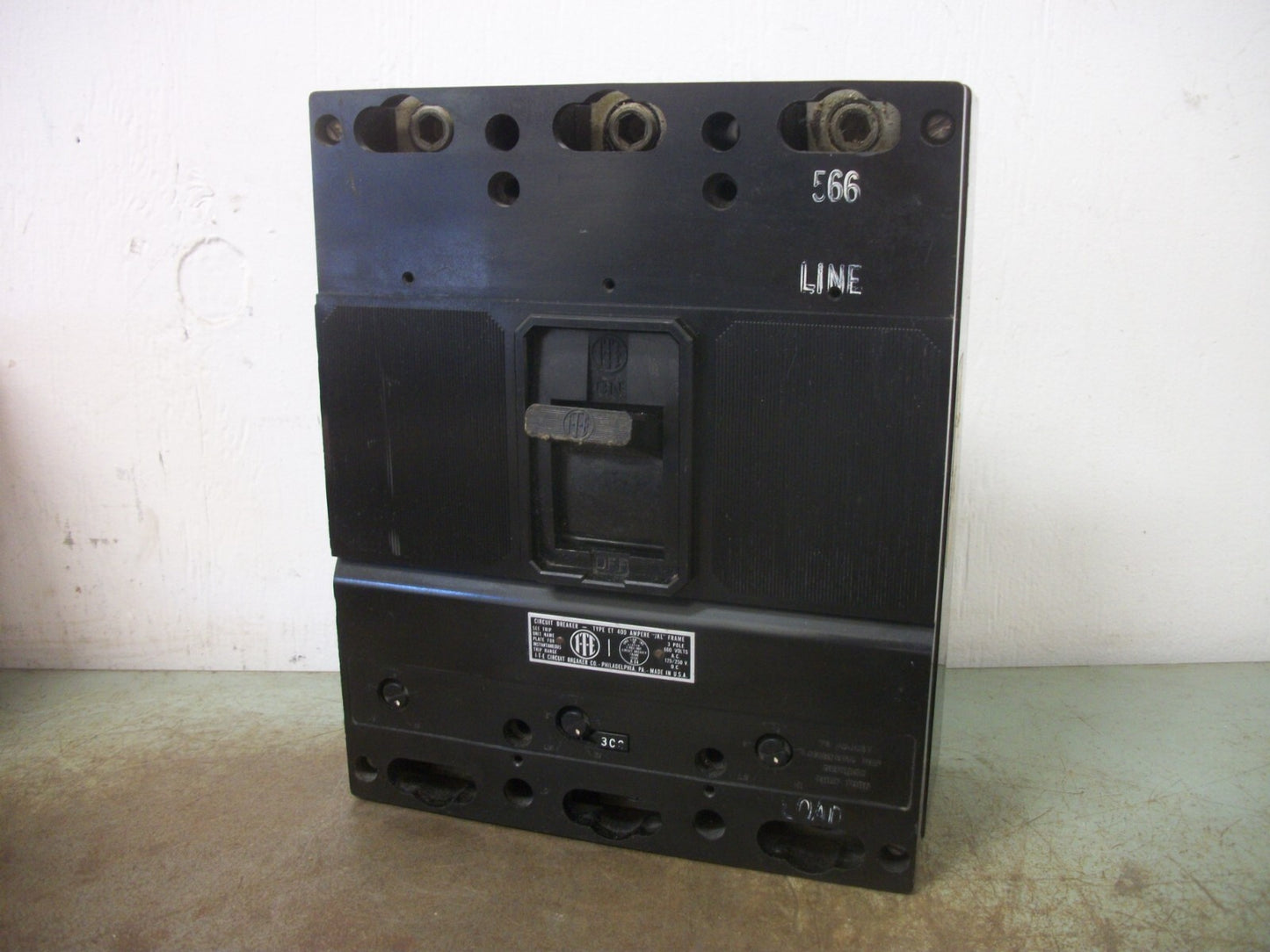 SIEMENS ITE ET JKL CIRCUIT BREAKER JKL3400F 400AMP 600VOLT 3POLE W/300A TRIP