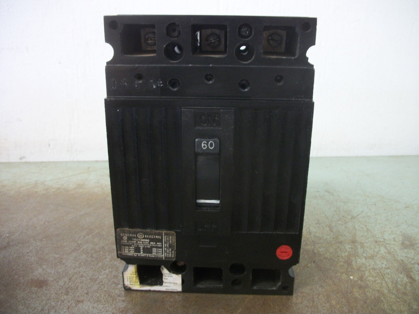 GE TED CIRCUIT BREAKER TED136060 60AMP 600VOLT 3POLE BLACK