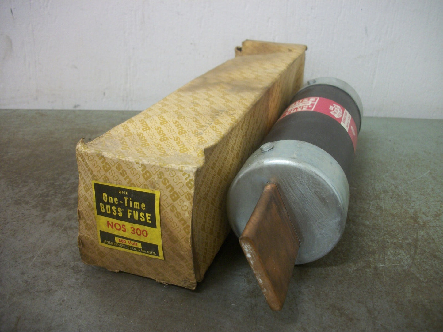 BUSSMANN ONE-TIME FUSE NOS300 300AMP 600VOLT NIB